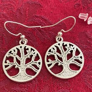 5/$10❤️❤️❤️NEW Handmade Silver Zinc Alloy Tree of Life Earrings